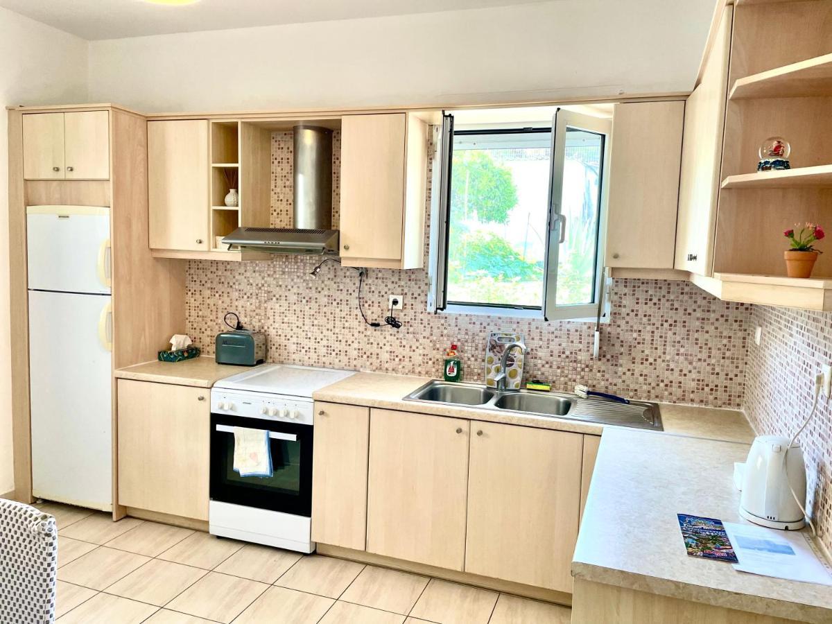 Menelaos Apartments Adelianósz Kámbosz Kültér fotó