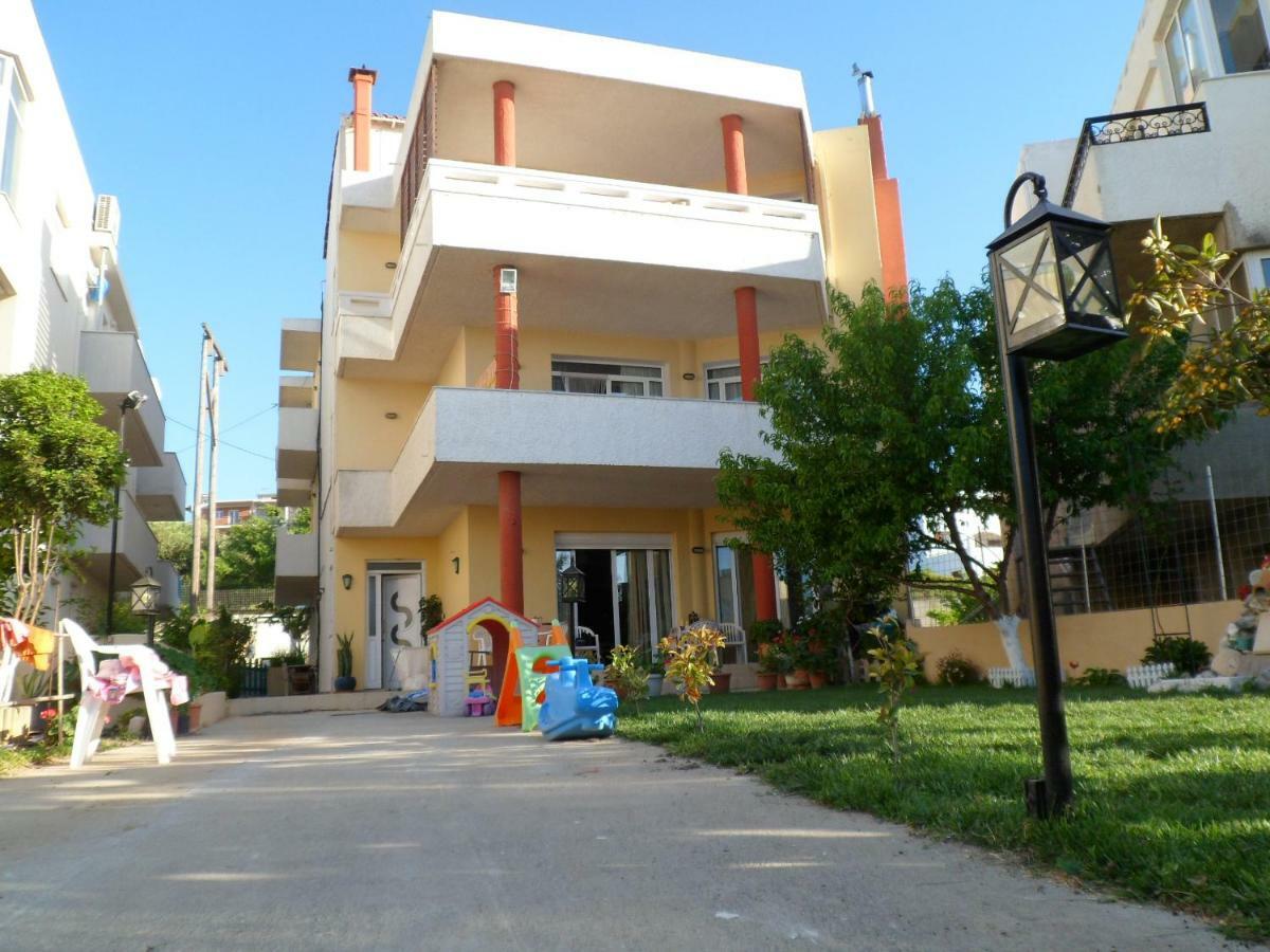 Menelaos Apartments Adelianósz Kámbosz Kültér fotó