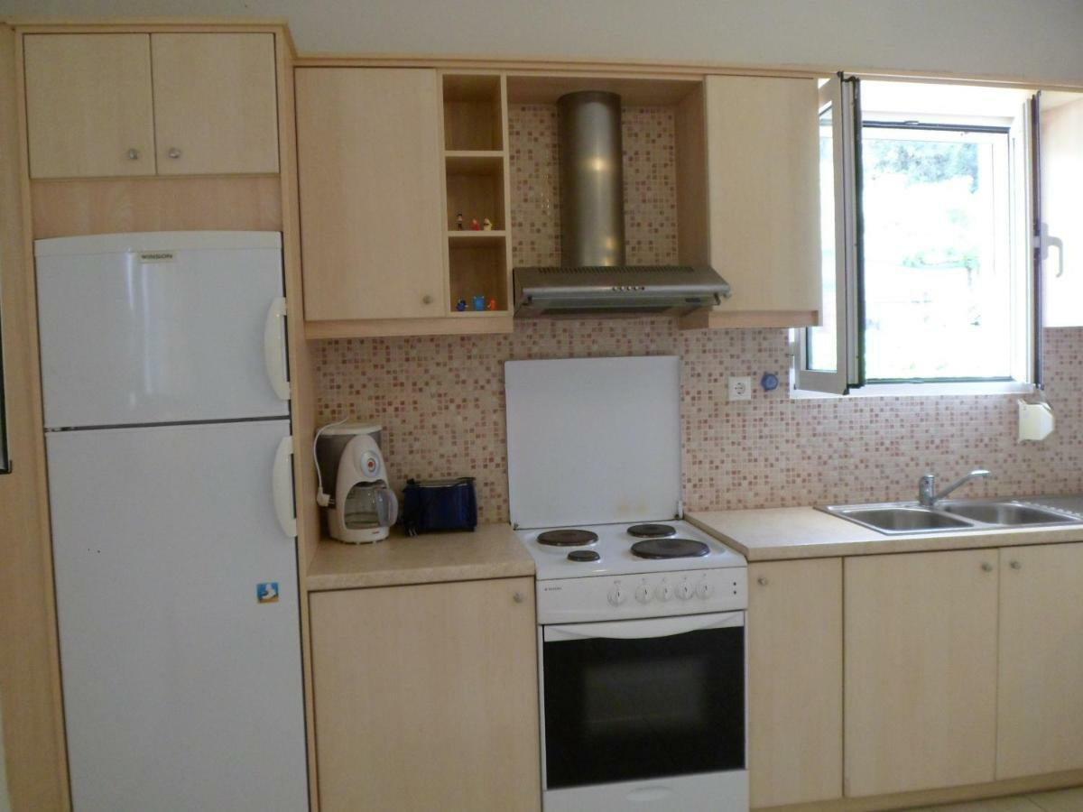 Menelaos Apartments Adelianósz Kámbosz Kültér fotó