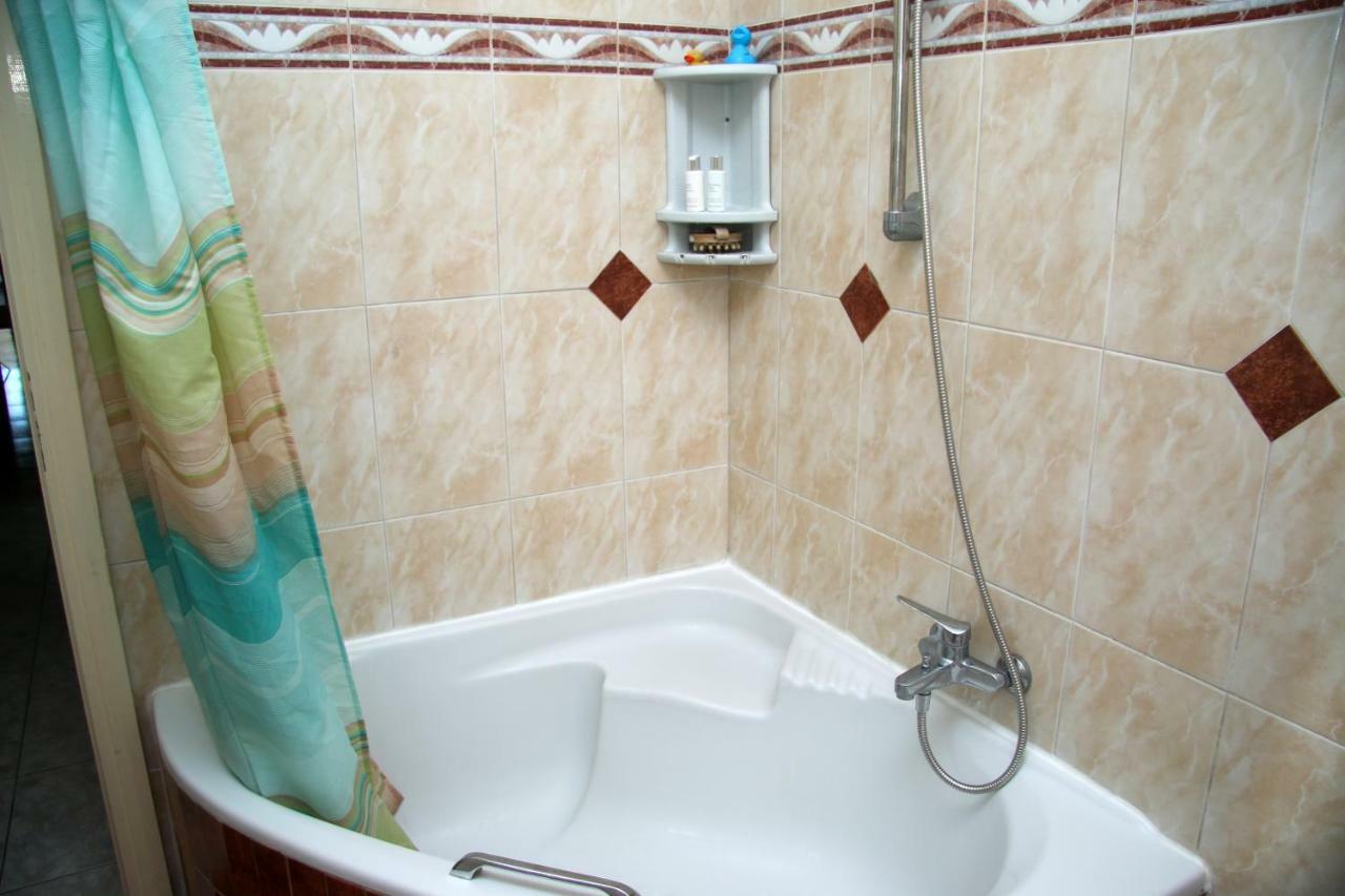 Menelaos Apartments Adelianósz Kámbosz Kültér fotó